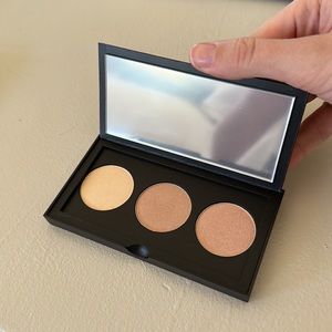 Brand new Smashbox Spotlight Pearl highlight palette